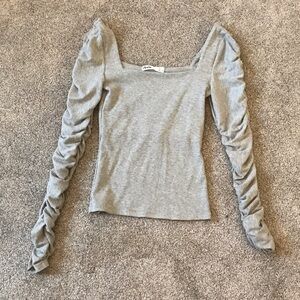 Elodie Gray Ruched Sleeve Long Sleeve Top